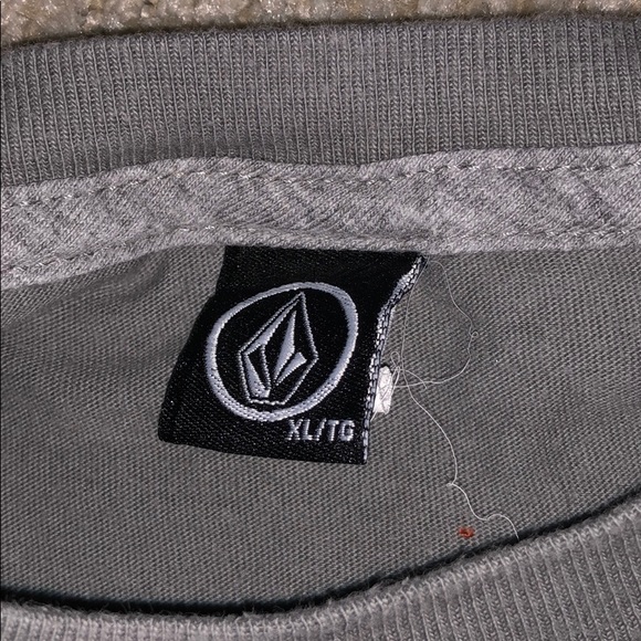 Grey Volcom long sleeve - Picture 3 of 3